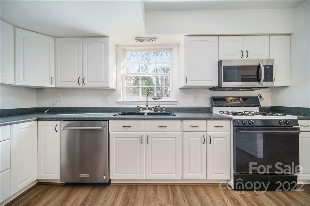 1335 Rock Point Road Charlotte, NC 28270 - Photo 13 of 34 Gallery Image 13
