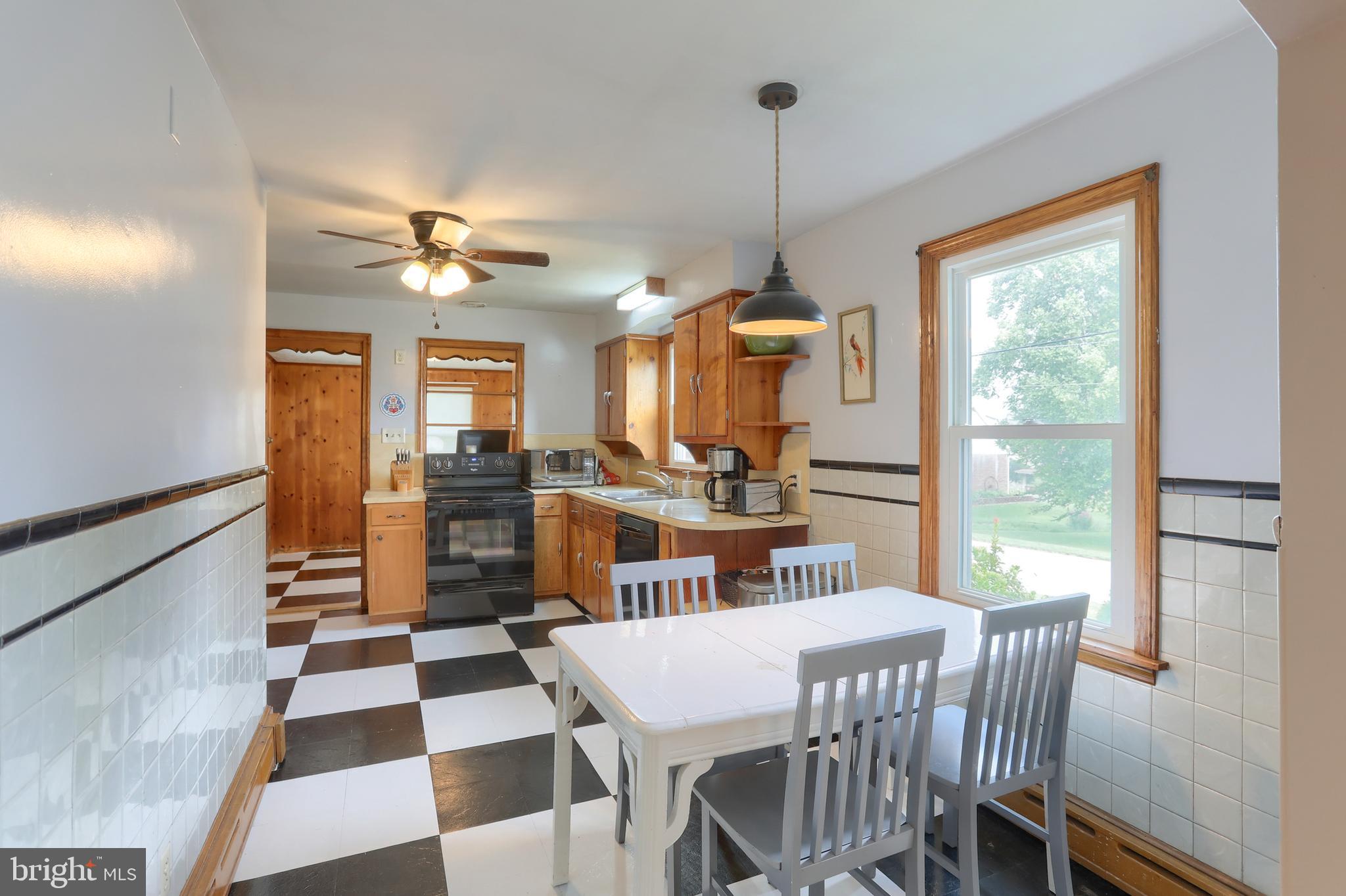 206 Rex Street Lebanon, PA 17042 - Photo 14 of 38 Dining area
