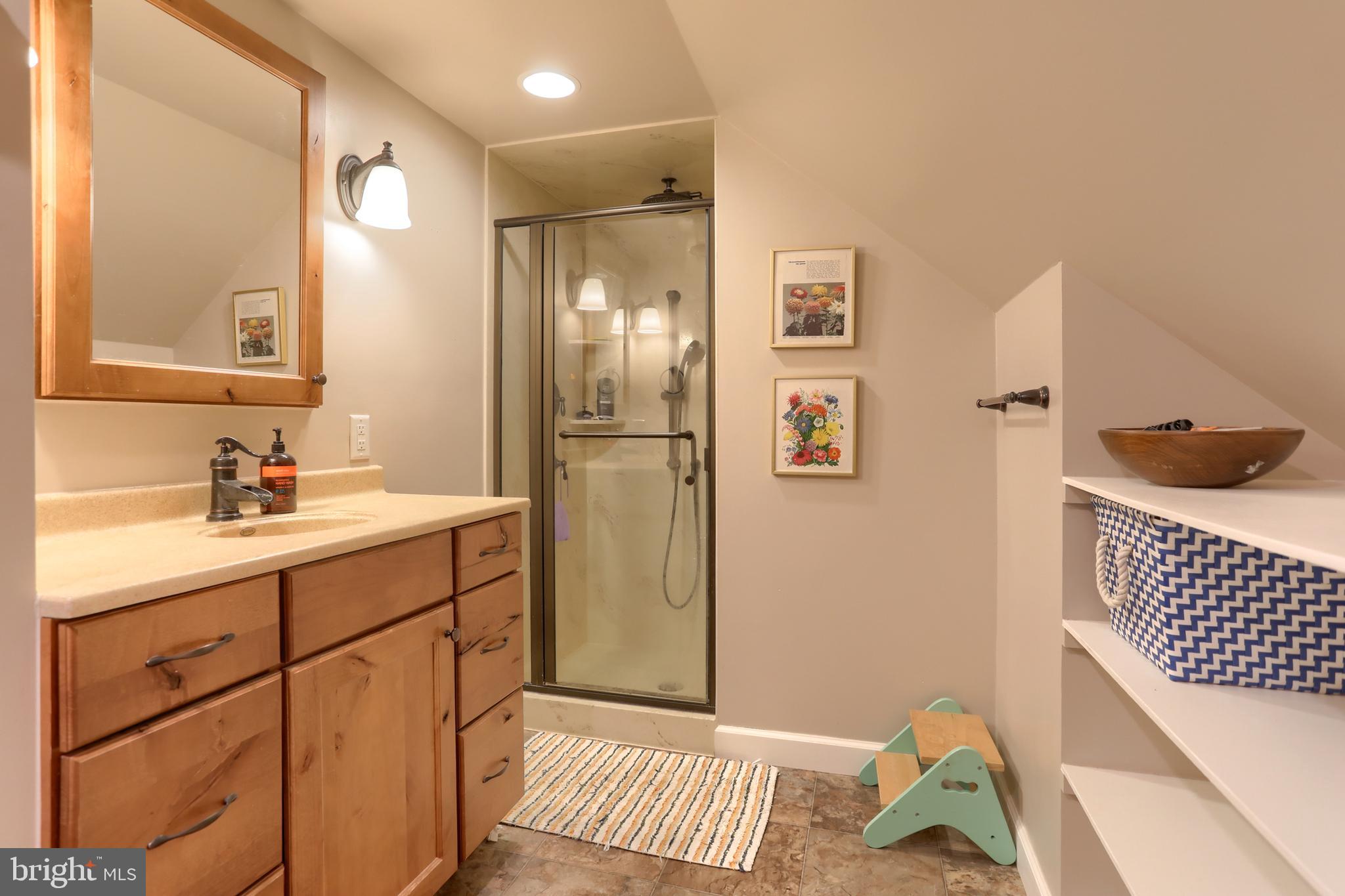 206 Rex Street Lebanon, PA 17042 - Photo 25 of 38 Primary full bathroom