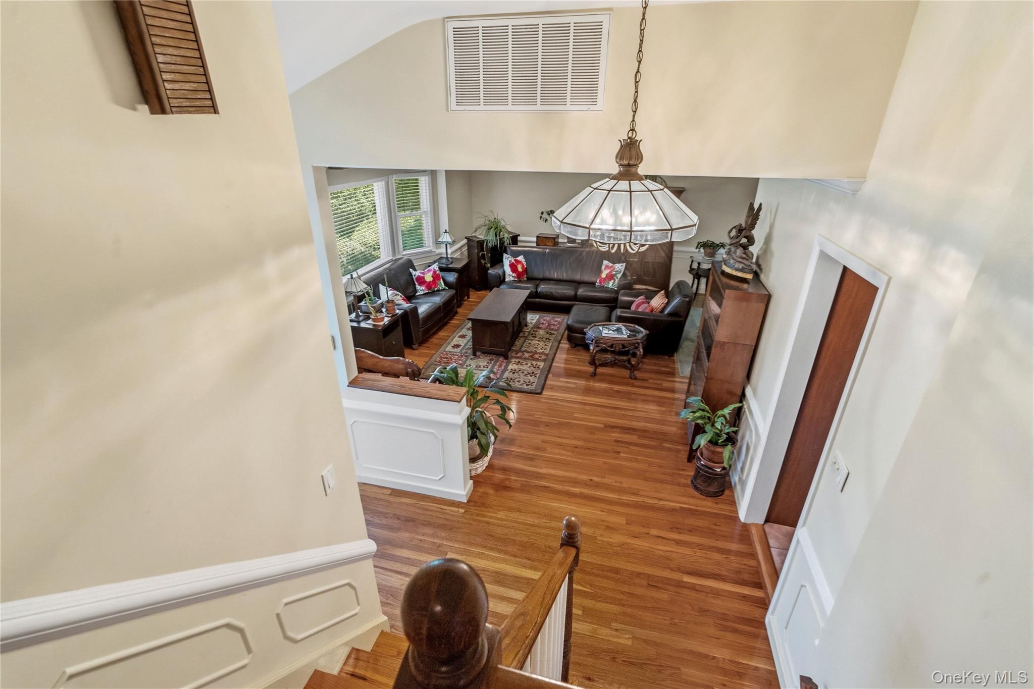 128 Atkinson Road Rockville Centre, NY 11570 - Photo 27 of 45