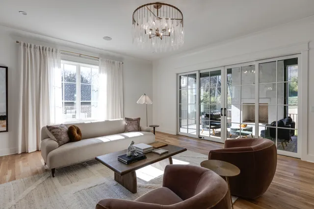 $2,100,000 | 323 Kelly Glenn Court, Brentwood, TN 37027