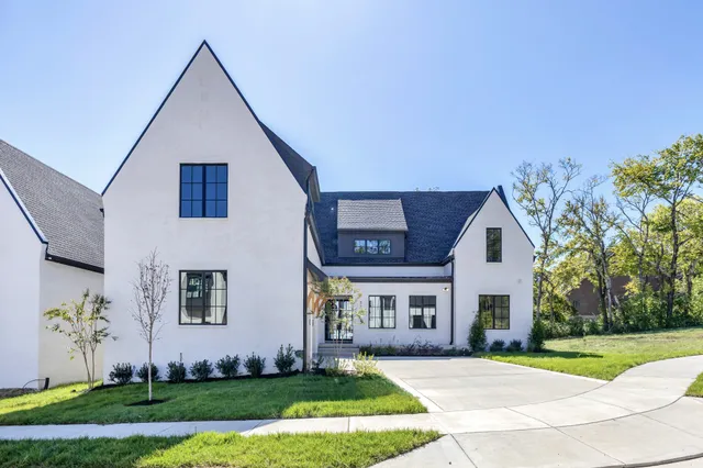 $2,100,000 | 323 Kelly Glenn Court, Brentwood, TN 37027