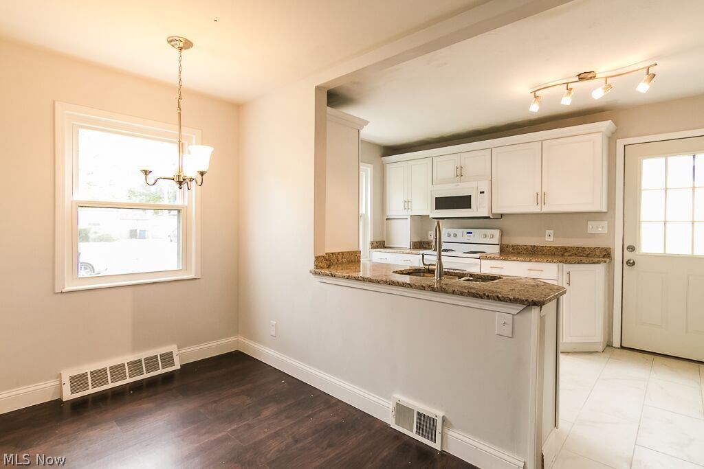 14530 Mission Road Cleveland, OH 44135 - Photo 10 of 31 Gallery Image 10