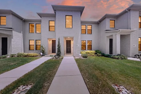 $3,200 | 605 Friendswood Drive, Plano, TX 75075