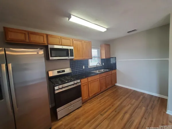 $1,595 | 654 Santa Monica Street, San Antonio, TX 78212