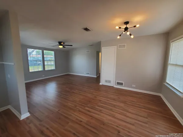 $1,595 | 654 Santa Monica Street, San Antonio, TX 78212