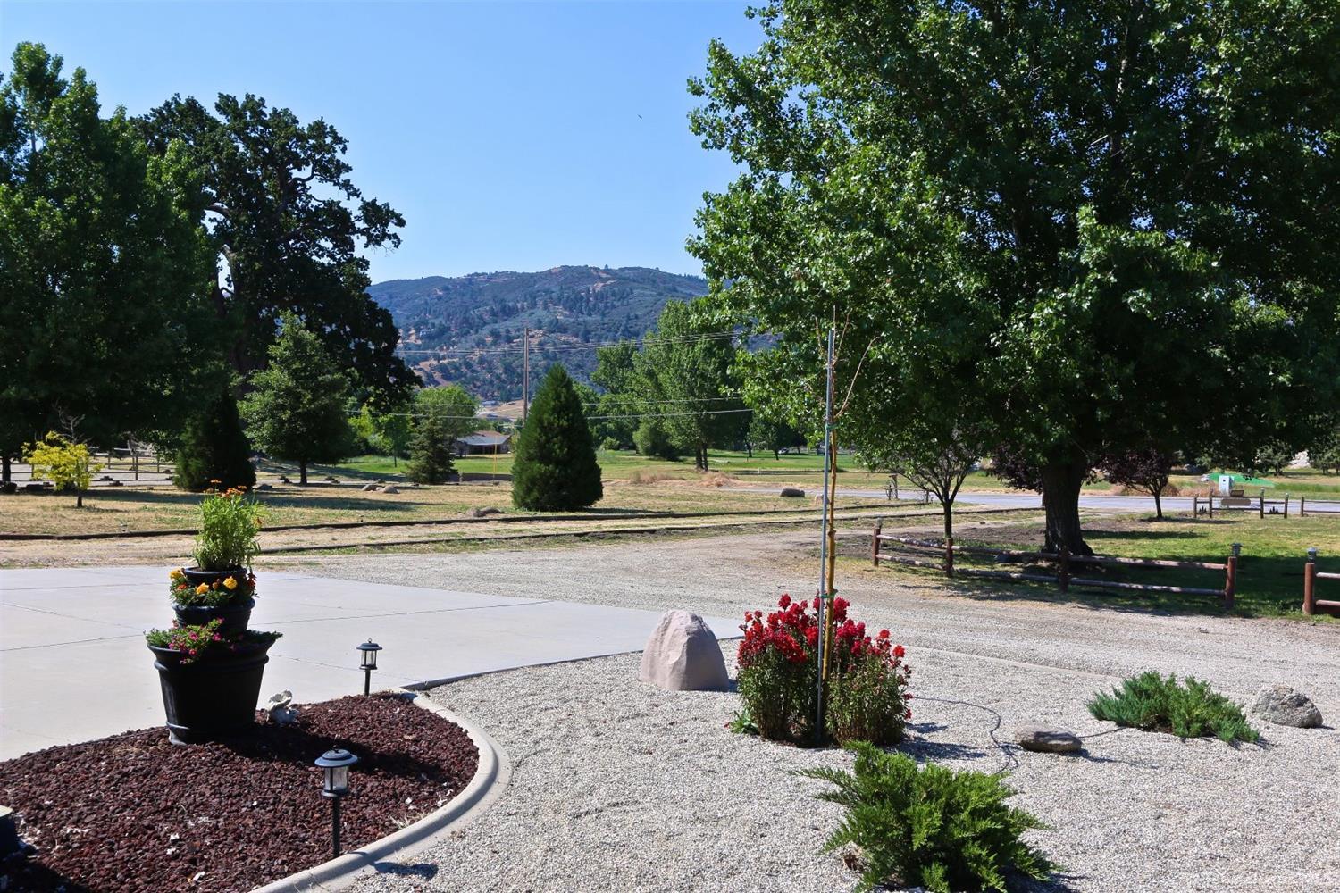 29271 North Lower Valley Road Tehachapi, CA 93561 - Photo 15 of 52 Gallery Image 15