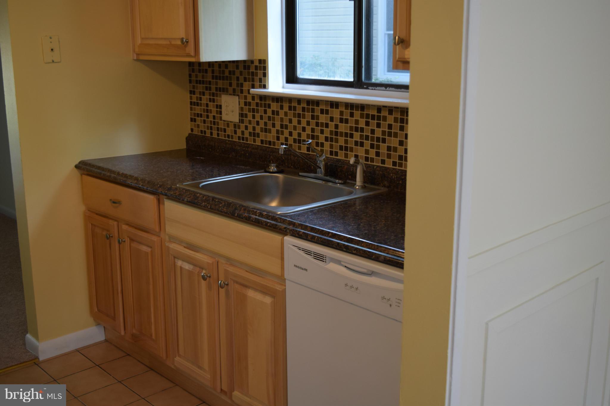 1743 Quantico Road Edgewater, MD 21037 - Photo 4 of 25 Kitchen