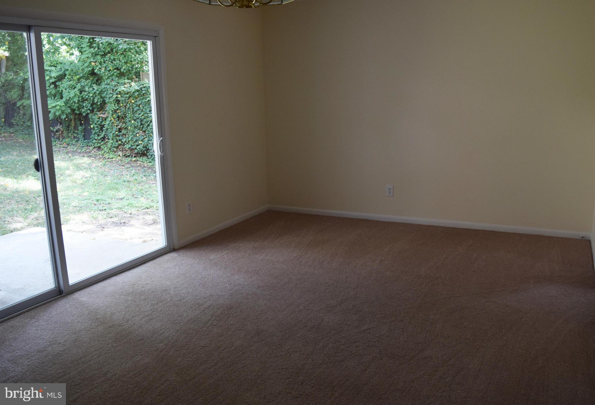 1743 Quantico Road Edgewater, MD 21037 - Photo 8 of 25 Living Room