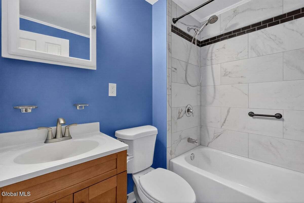 1331 Hodgson Street Schenectady, NY 12303 - Photo 13 of 28 1331 Hodgson St-11