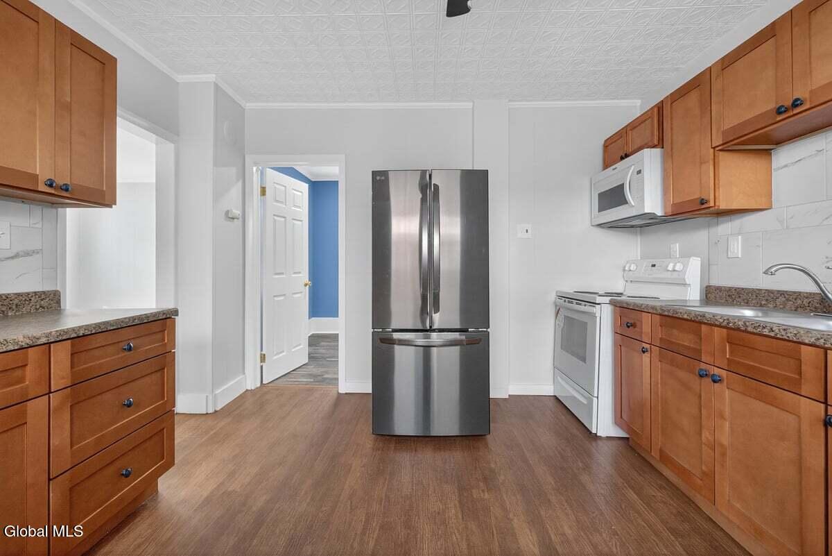 1331 Hodgson Street Schenectady, NY 12303 - Photo 20 of 28 1331 Hodgson St-8