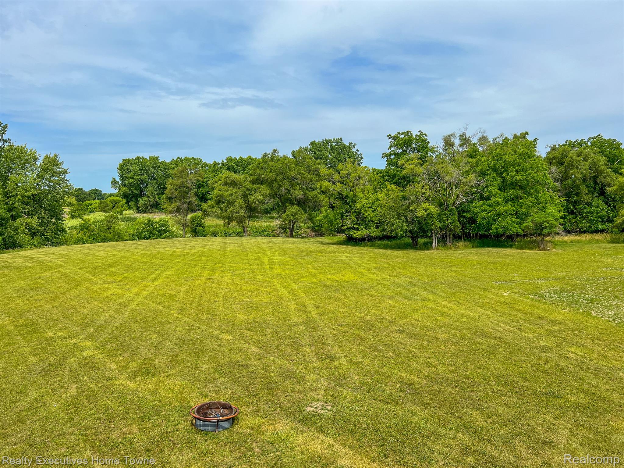 10969 Chicago Road Warren, MI 48093 - Photo 20 of 61 Backyard