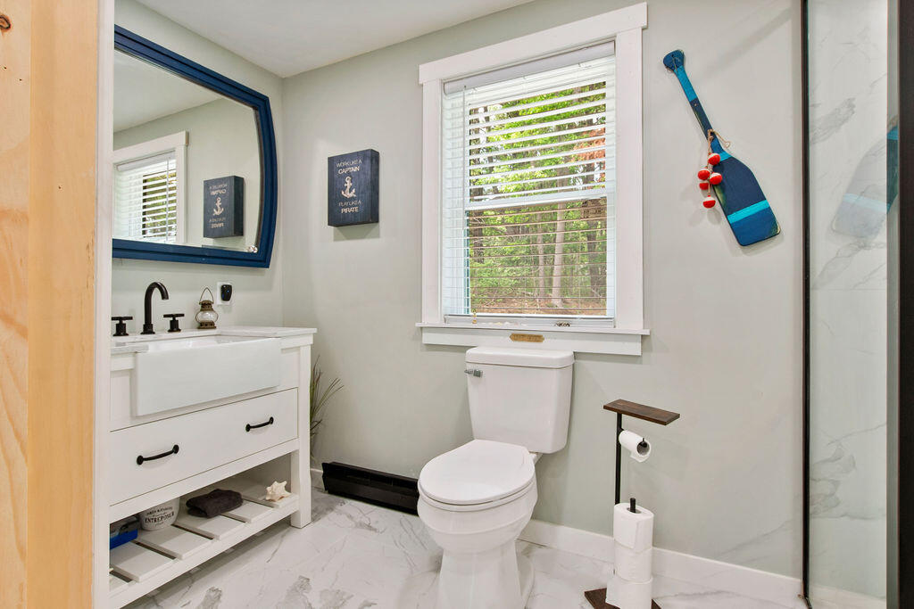 3 Bartlett Road Kittery, ME 03905 - Photo 31 of 70 1st Floor Bathroom