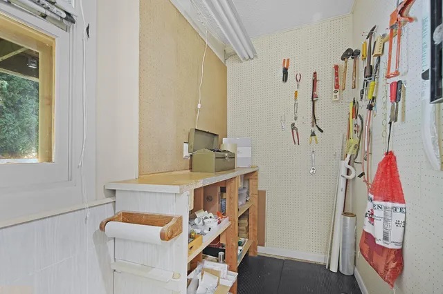 $250,000 | 7405 Pine Grove Drive, Jenison, MI 49428