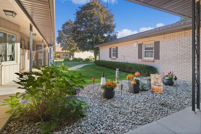 $250,000 | 7405 Pine Grove Drive, Jenison, MI 49428