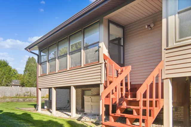 $250,000 | 7405 Pine Grove Drive, Jenison, MI 49428