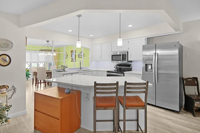 $250,000 | 7405 Pine Grove Drive, Jenison, MI 49428