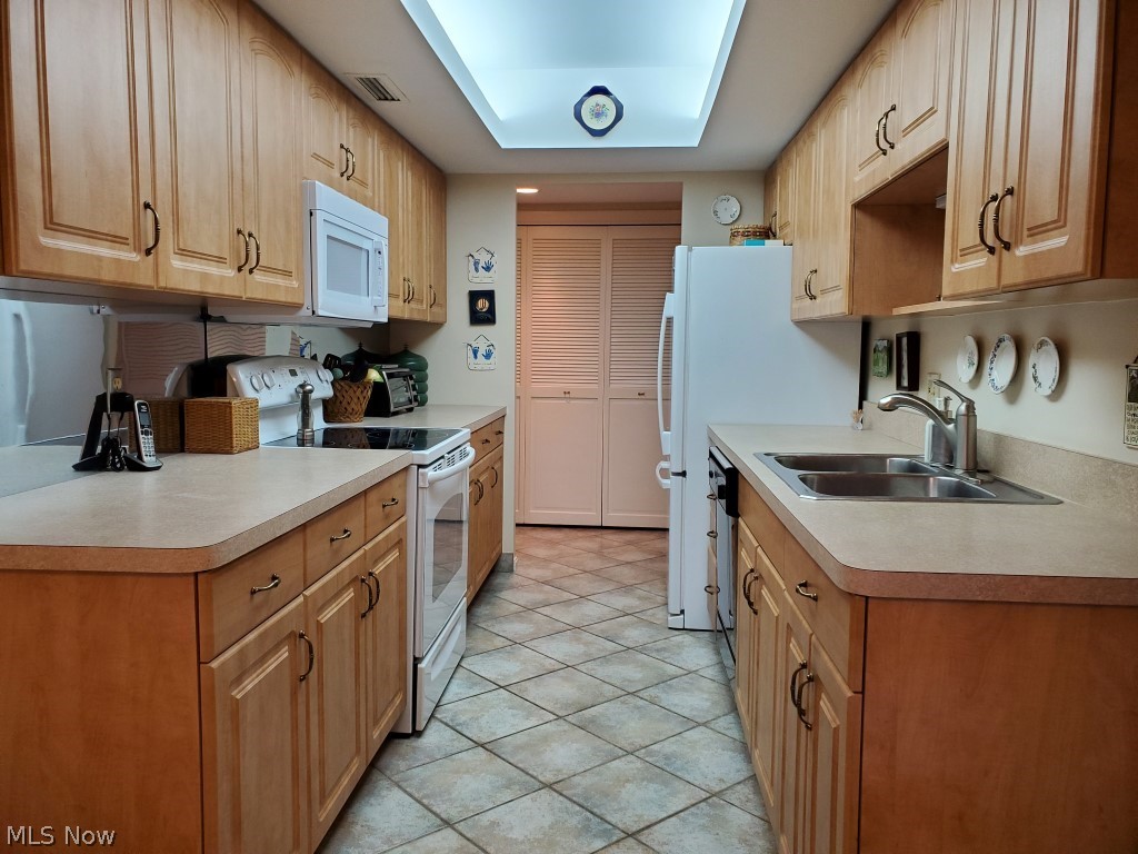 3701 Mayfield Road, Unit 212 Cleveland Heights, OH 44121 - Photo 10 of 19 Gallery Image 10