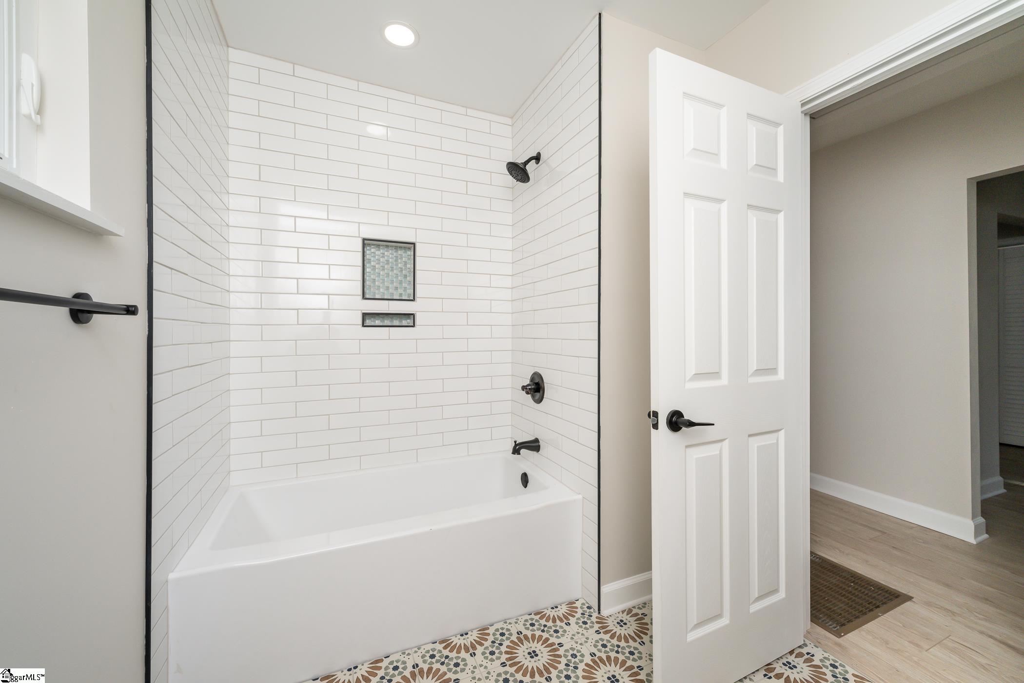 17 Hall Road Greenville, SC 29609 - Photo 16 of 22 Gallery Image 16