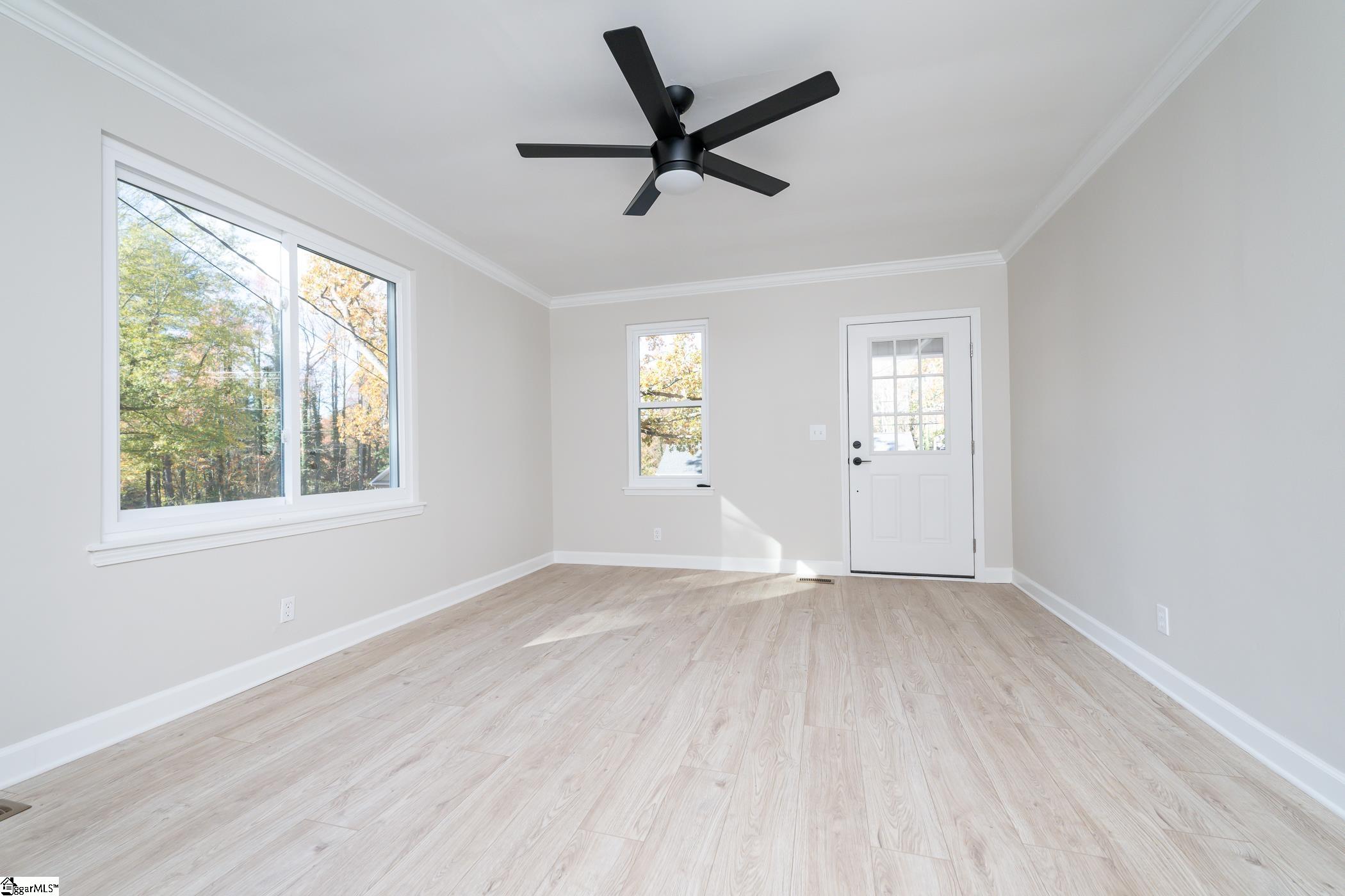 17 Hall Road Greenville, SC 29609 - Photo 4 of 22 Gallery Image 4