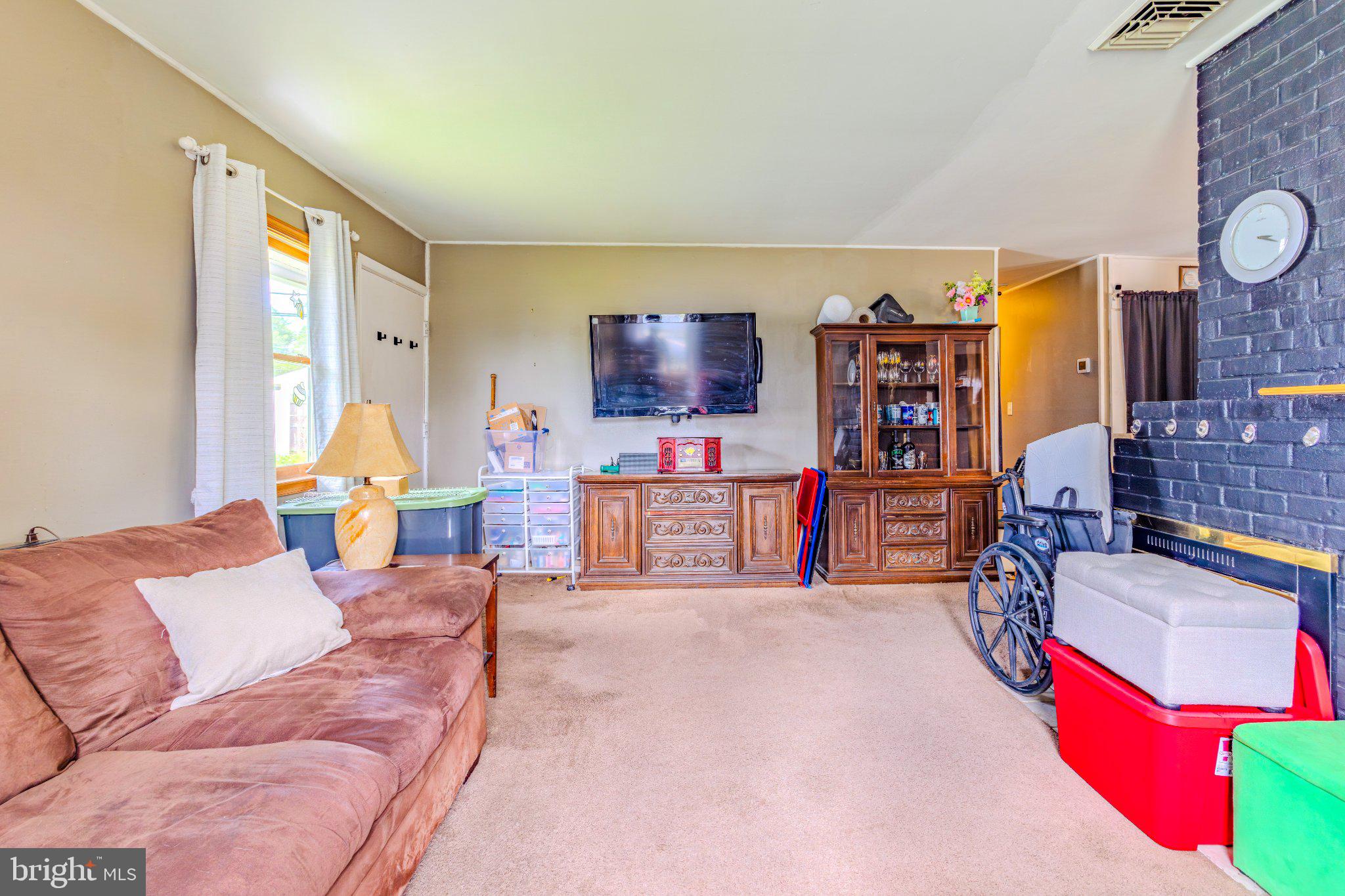 6 Gamewood Road Levittown, PA 19057 - Photo 10 of 23