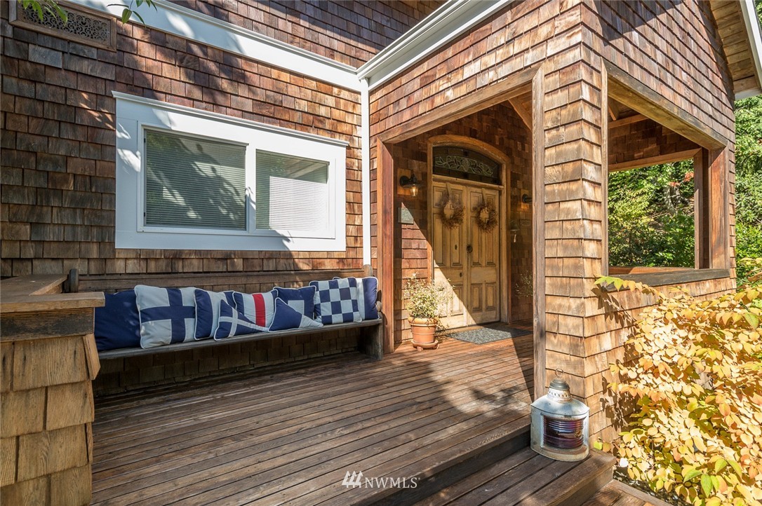 23829 Dockton Road Southwest Vashon, WA 98070 - Photo 2 of 24 Gallery Image 2