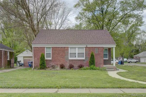 $184,900 | 16661 5 Points Street, Redford, MI 48240