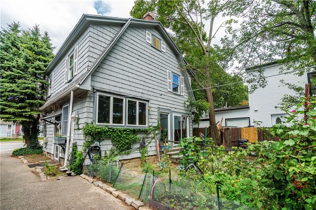 $289,900 | 1052 Post Road, Warwick, RI 02888