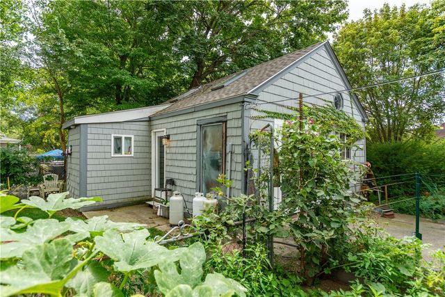 $289,900 | 1052 Post Road, Warwick, RI 02888
