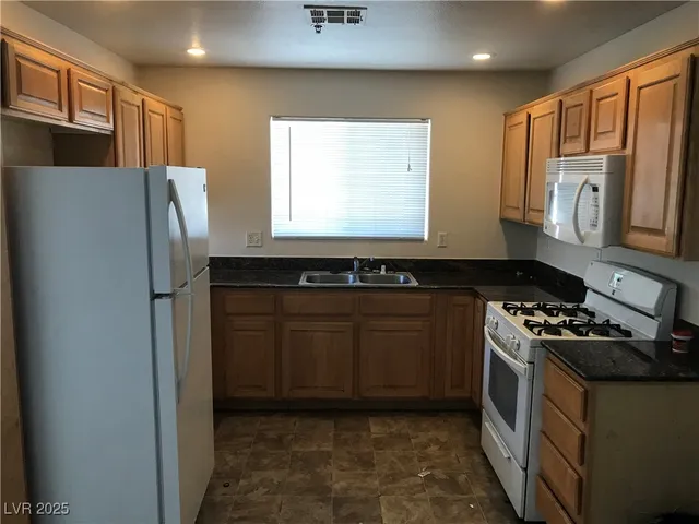 $1,525 | 1831 Dagger Drive, Henderson, NV 89014