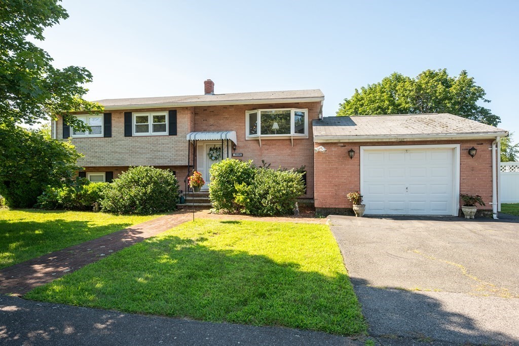 3 Truman Road Peabody, MA 01960 - Photo 1 of 31 Gallery Image 1