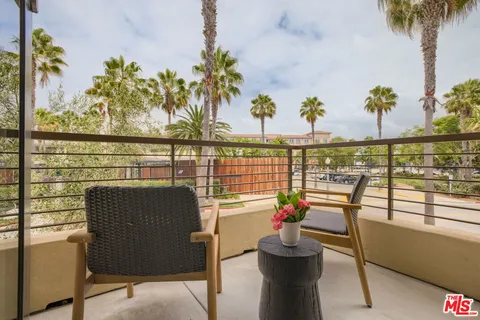 $2,850,000 | 12821 North Seaglass Circle, Playa Vista, CA 90094