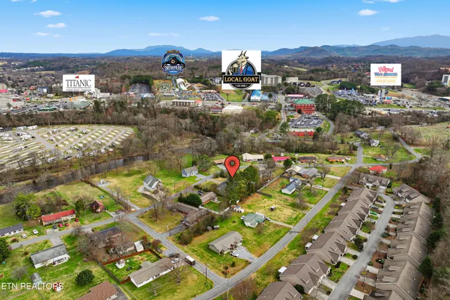 $368,500 | 335 Fenway Drive, Sevierville, TN 37863