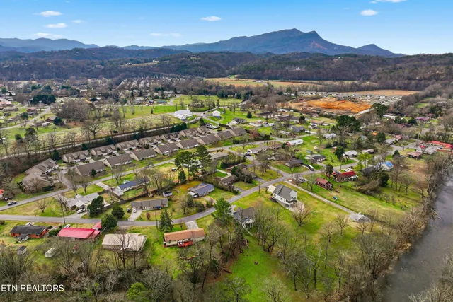 $368,500 | 335 Fenway Drive, Sevierville, TN 37863