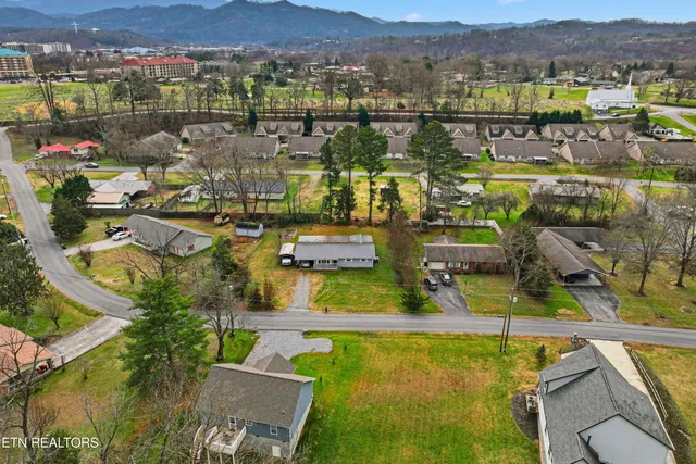 $368,500 | 335 Fenway Drive, Sevierville, TN 37863