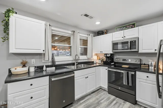 $368,500 | 335 Fenway Drive, Sevierville, TN 37863