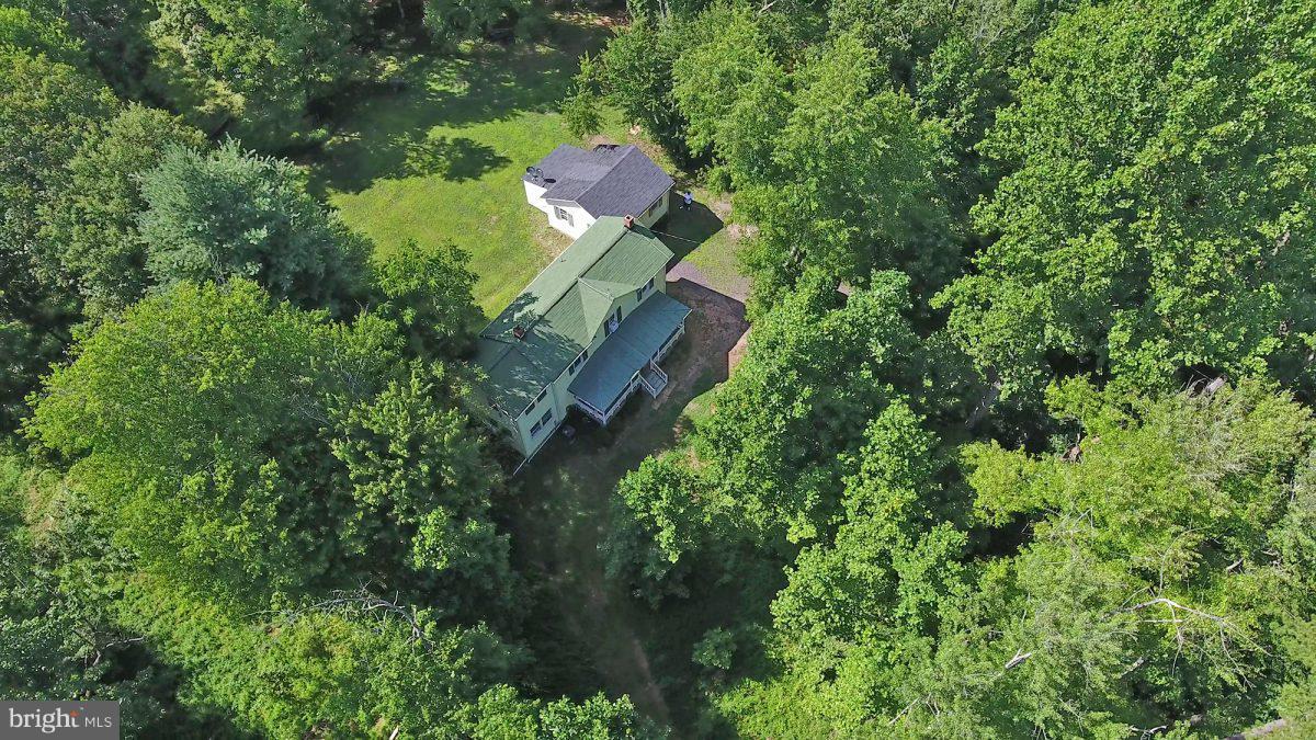 313 Scrabble Road Castleton, VA 22716 - Photo 2 of 30 Exterior (General)