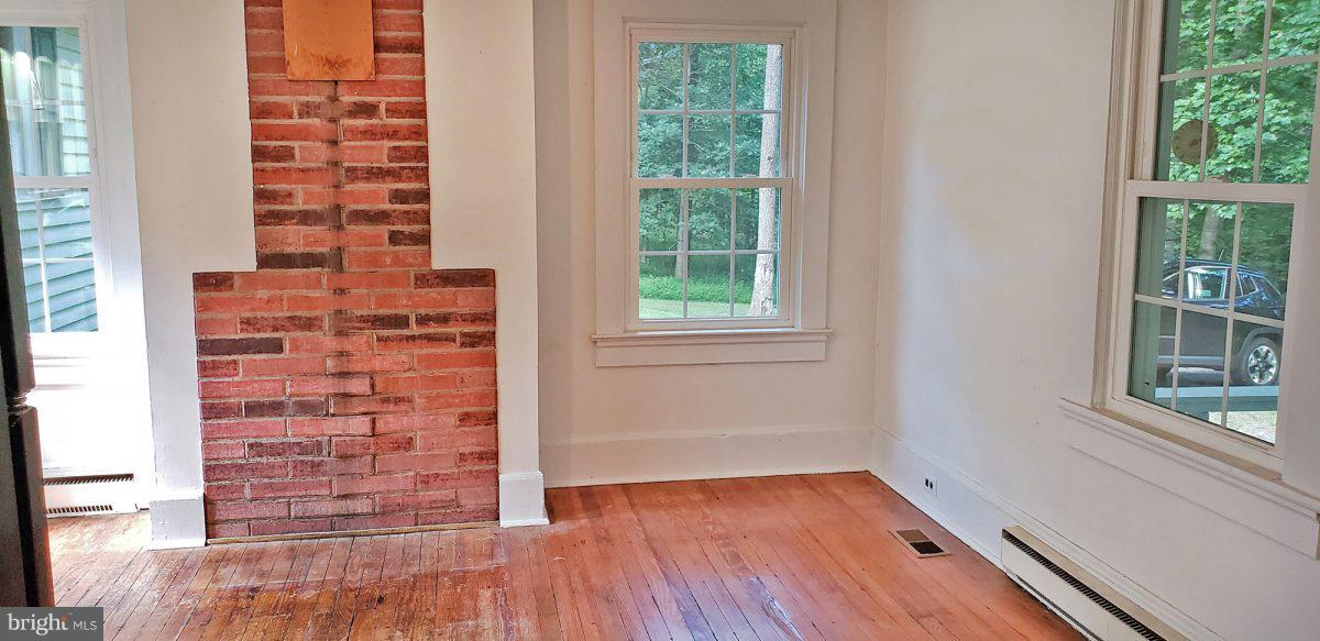 313 Scrabble Road Castleton, VA 22716 - Photo 21 of 30 Interior (General)