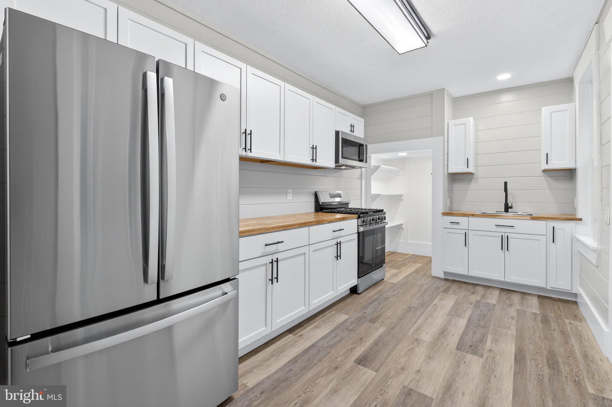 345 Beaver Street Lancaster, PA 17603 - Photo 11 of 41 Kitchen