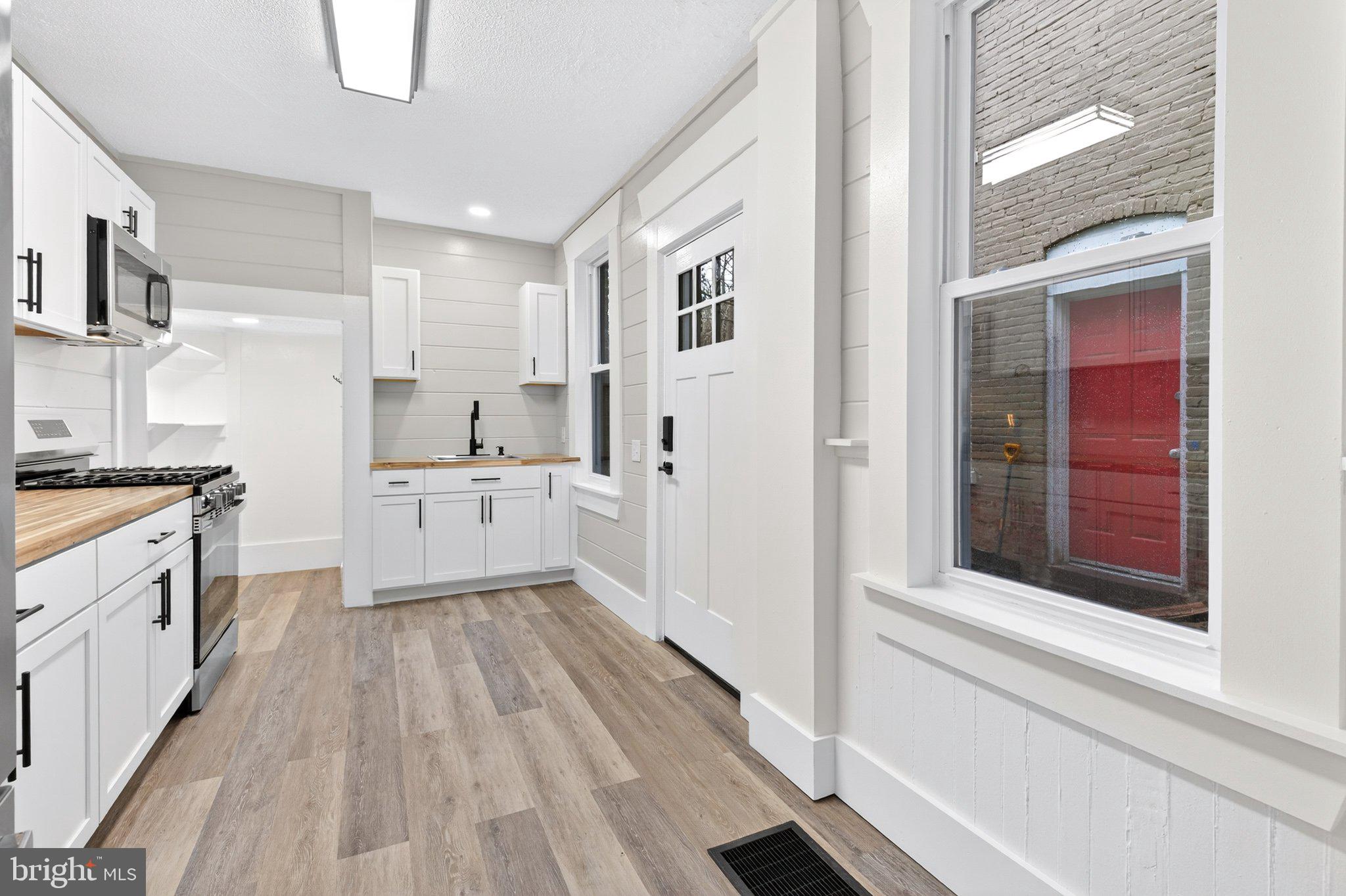 345 Beaver Street Lancaster, PA 17603 - Photo 12 of 41 Kitchen