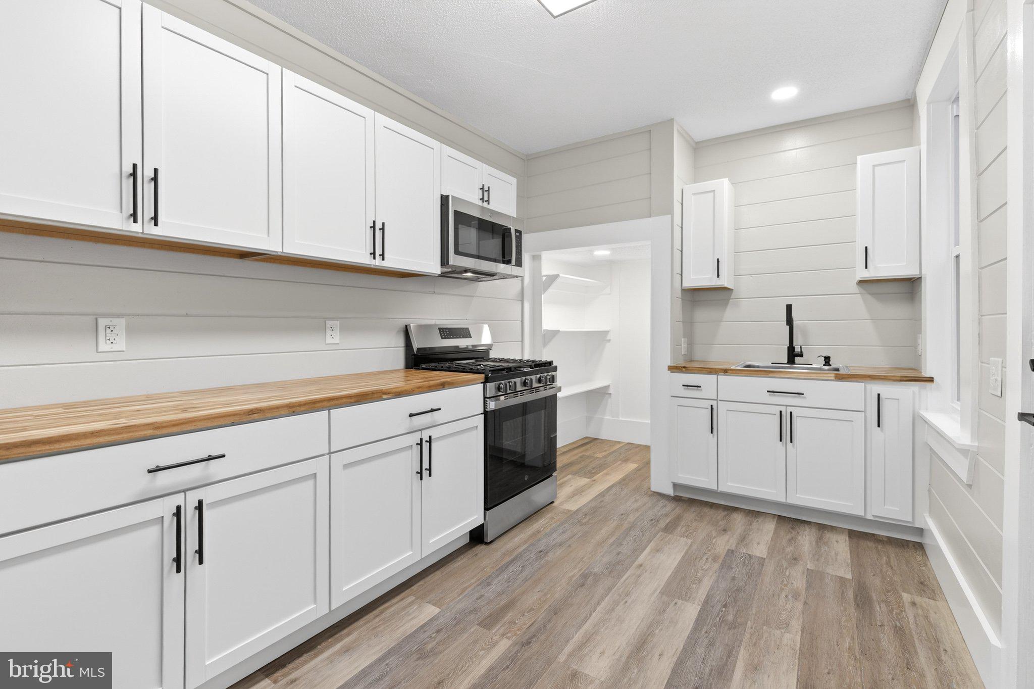 345 Beaver Street Lancaster, PA 17603 - Photo 13 of 41 Kitchen