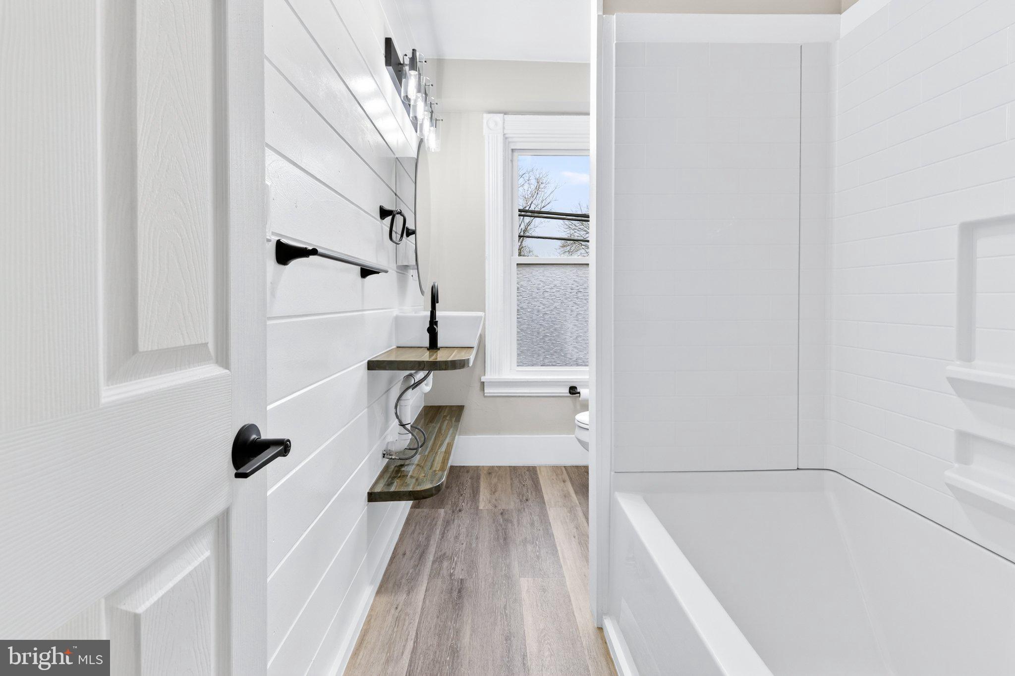 345 Beaver Street Lancaster, PA 17603 - Photo 25 of 41 Bathroom