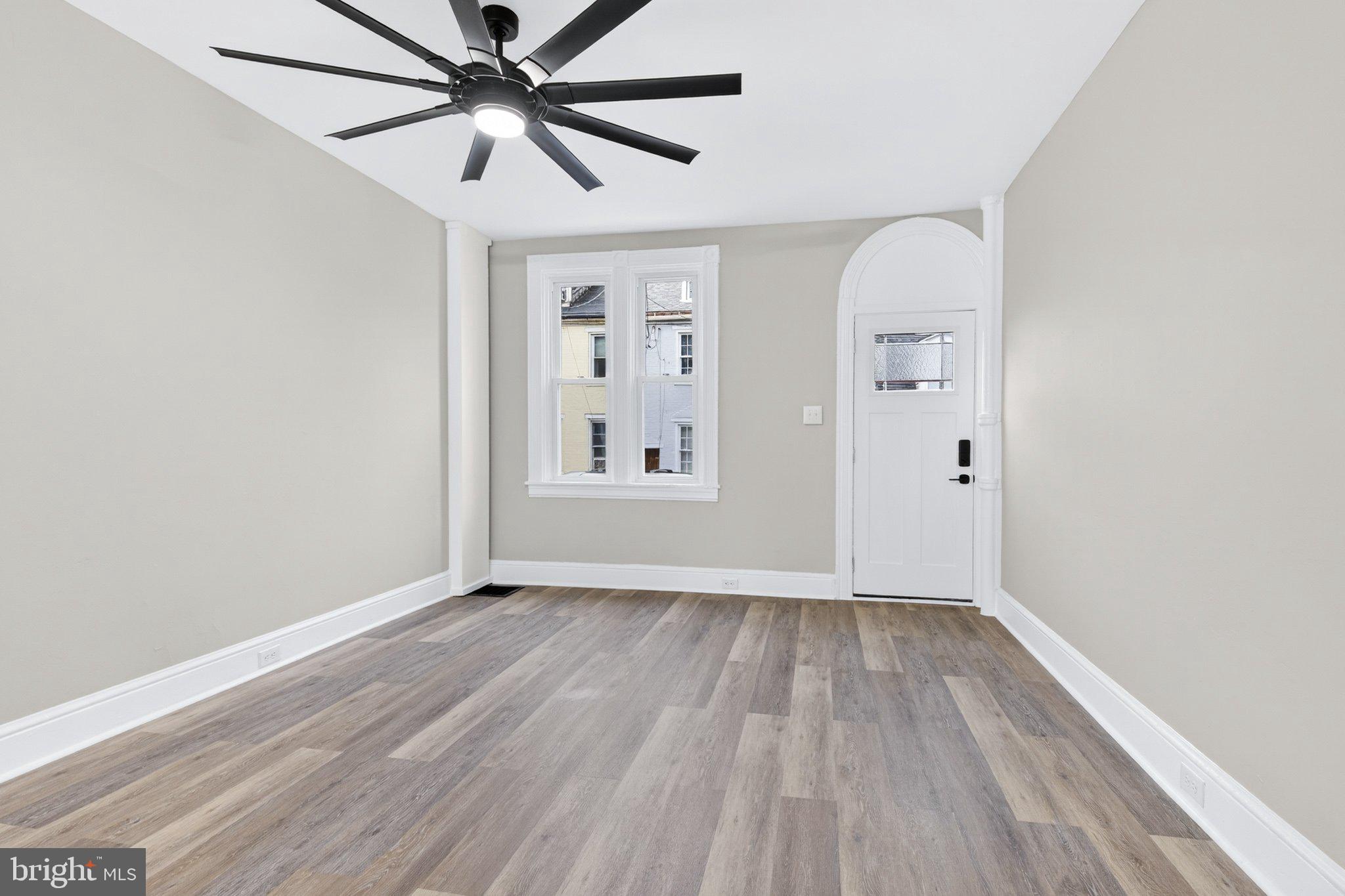 345 Beaver Street Lancaster, PA 17603 - Photo 5 of 41 Living Room