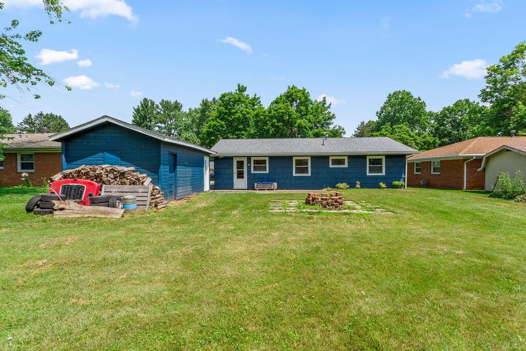 209 Hanover Road Lexington, OH 44904 - Photo 5 of 28 209HanoverRoad_Hommati102(5)