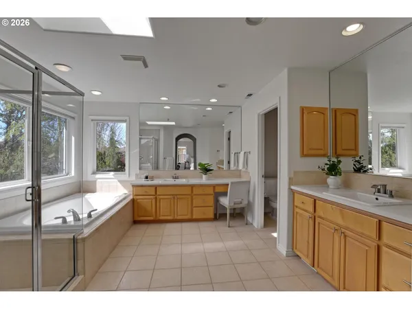 $1,025,000 | 14030 Northwest Lakeview Drive, Portland, OR 97229