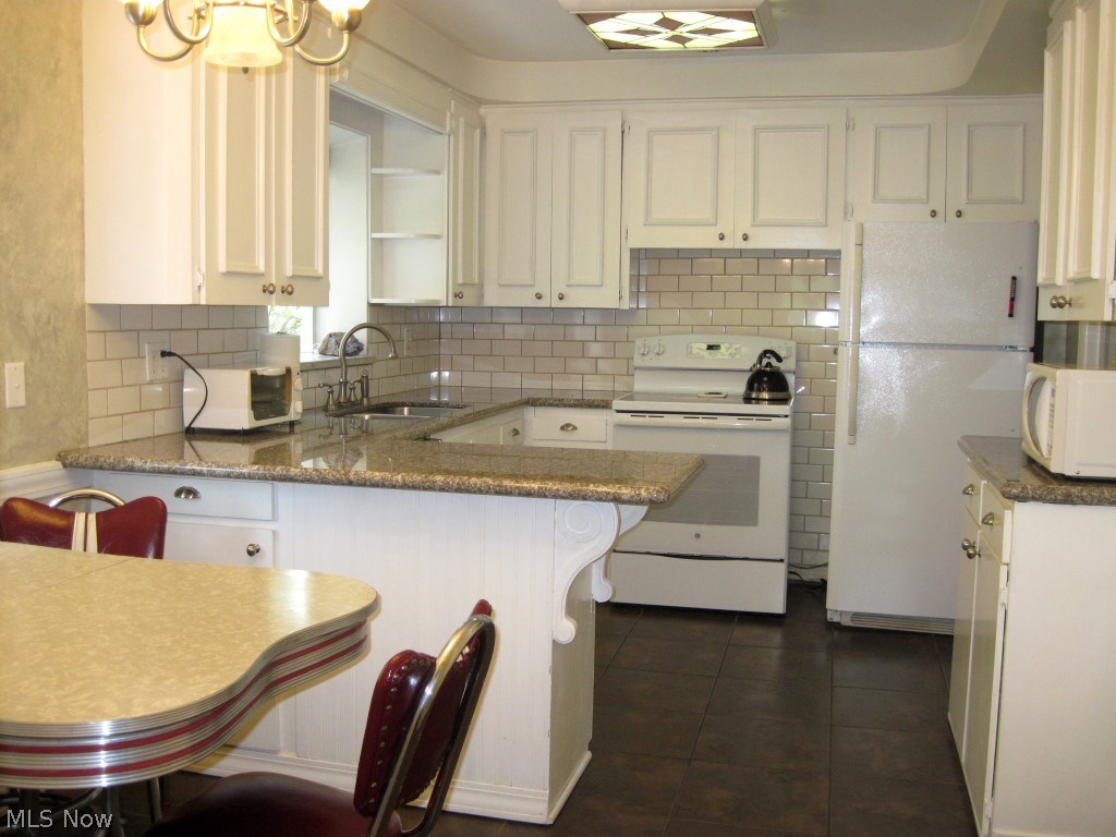 2271 Fenwick Road Cleveland, OH 44118 - Photo 7 of 16 Gallery Image 7