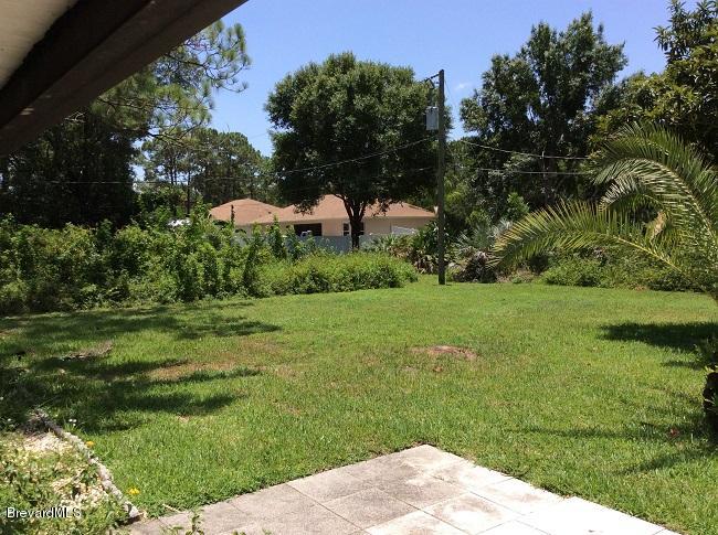 1230 Packer Road Southeast Palm Bay, FL 32909 - Photo 3 of 14 Back Yard view
