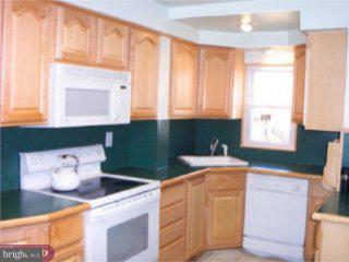 12 Shelbourne Road Havertown, PA 19083 - Photo 3 of 4