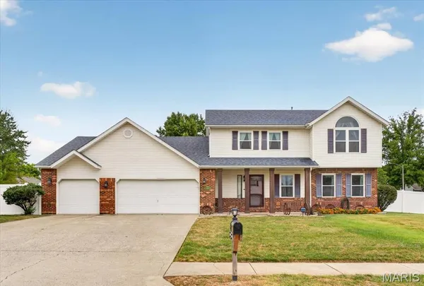 $400,000 | 428 Avalon Drive, Troy, IL 62294
