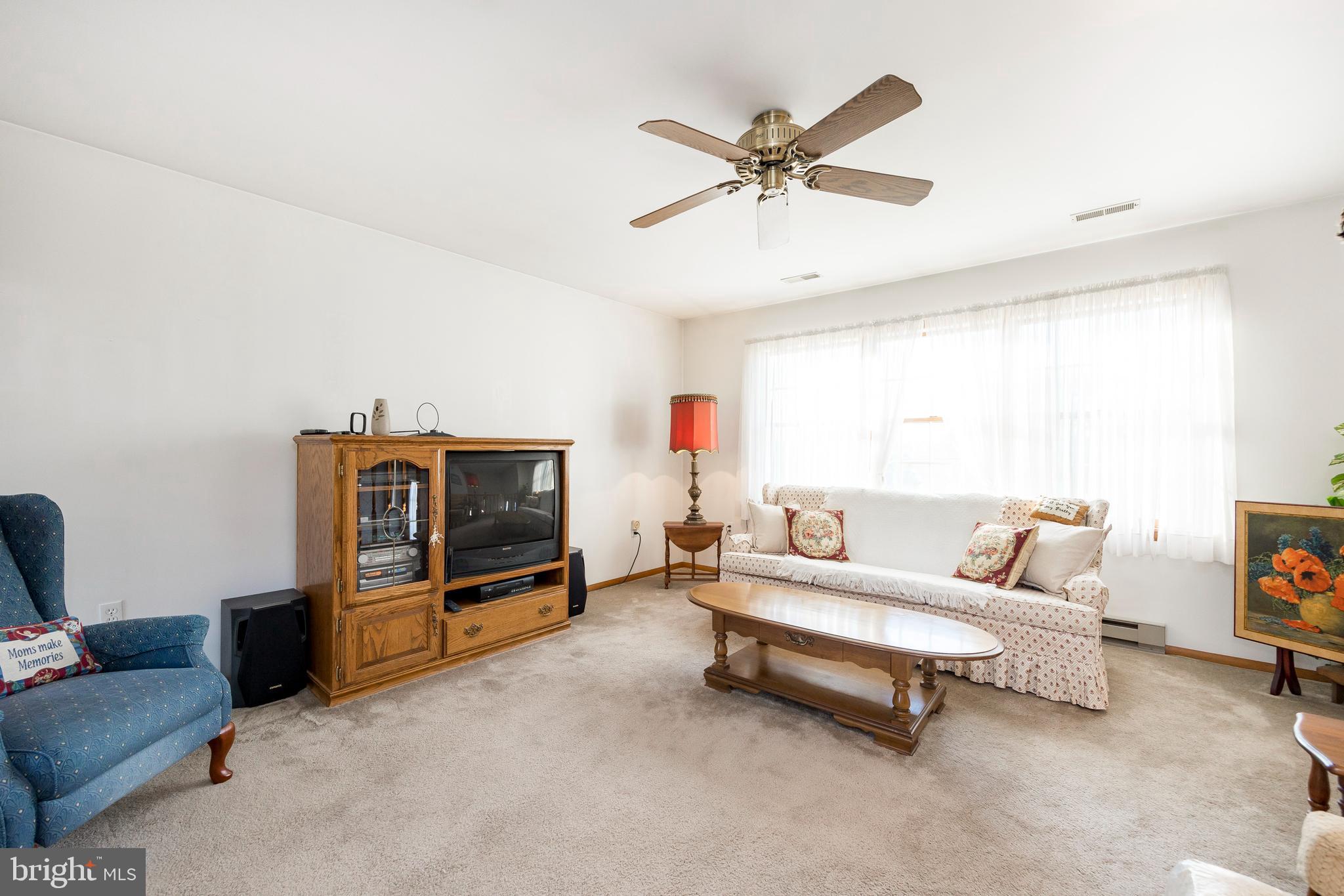 16 Church Road Royersford, PA 19468 - Photo 7 of 36 Living Room